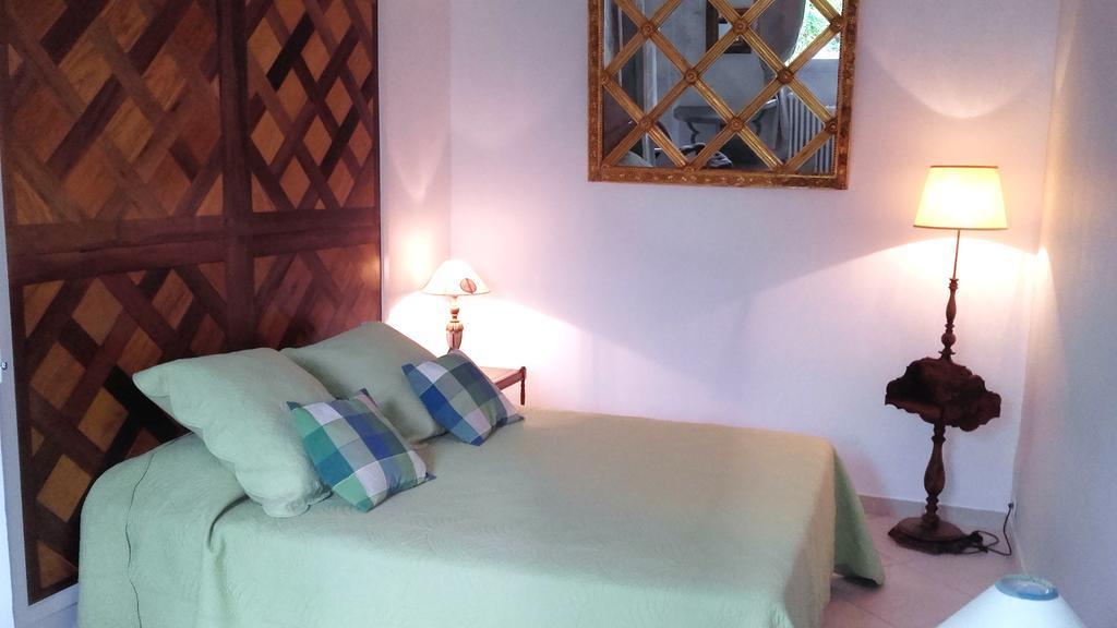 Le Vieux Vauvert Bed and Breakfast Rochecorbon Εξωτερικό φωτογραφία