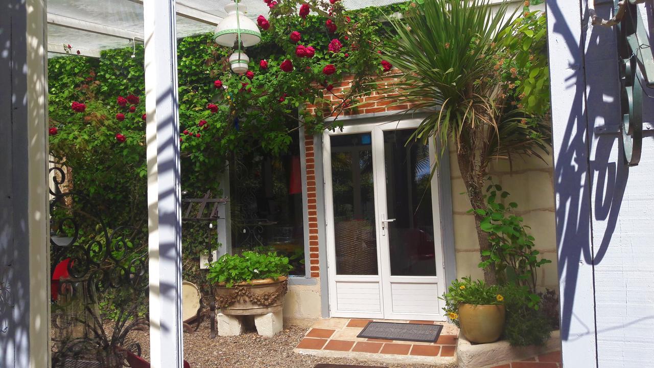 Le Vieux Vauvert Bed and Breakfast Rochecorbon Εξωτερικό φωτογραφία
