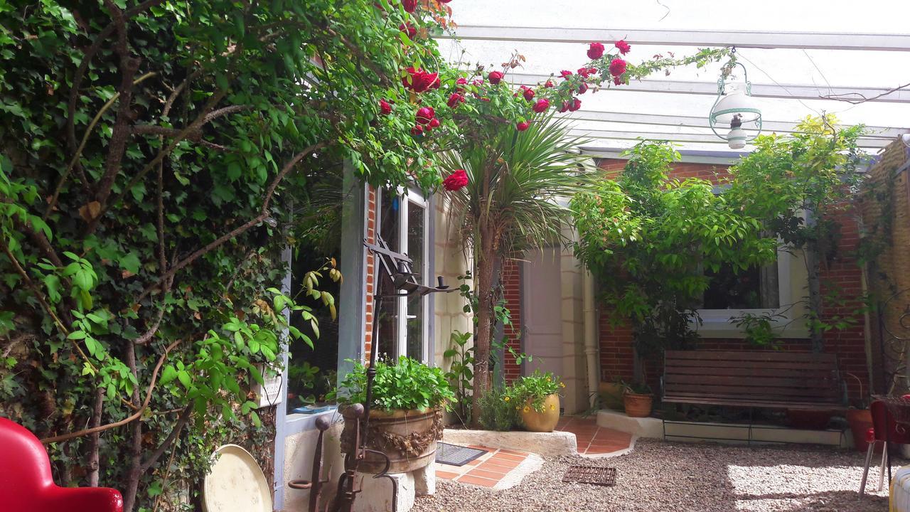 Le Vieux Vauvert Bed and Breakfast Rochecorbon Εξωτερικό φωτογραφία